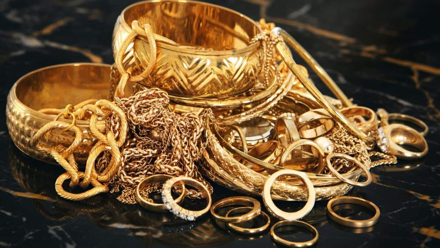 Bengaluru jewelry shop loses over ₹3cr to fake Delhi trader
