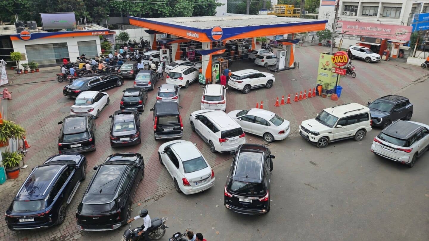 Maharashtra orders businesses to buy wholesale fuel, caps diesel 200L