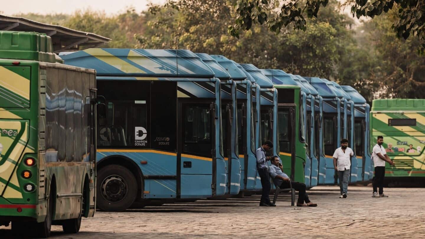 Delhi DTC drivers threaten strike escalation over ₹2,000 daily demand