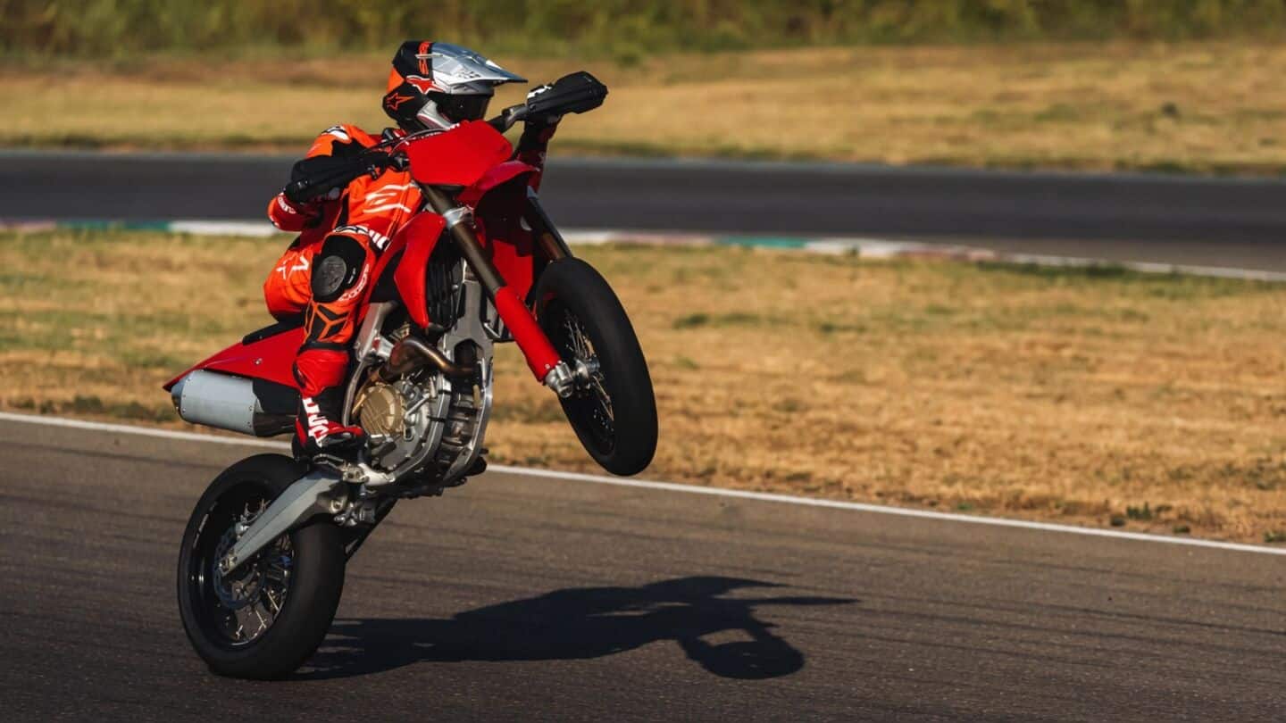 Ducati unveils Desmo450 SM debut production supermoto for racing fans
