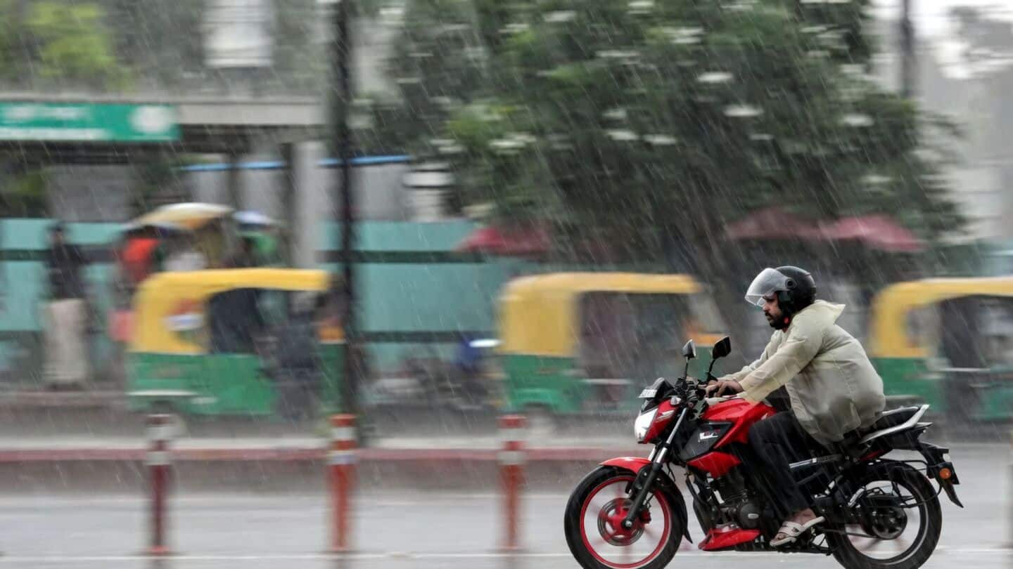 IMD says light to moderate rain expected in Delhi-NCR today