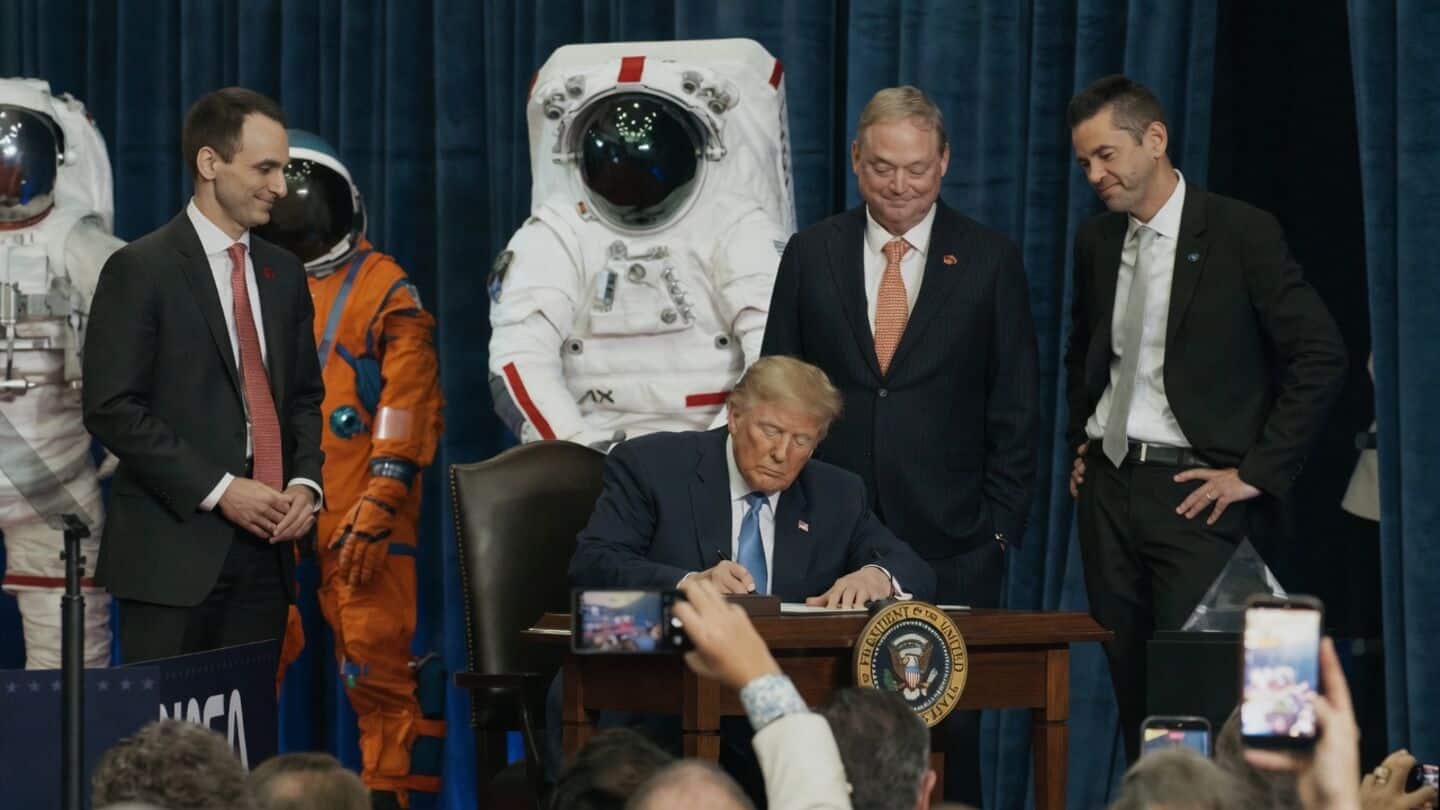 US signs executive order creating 1st United States space academy