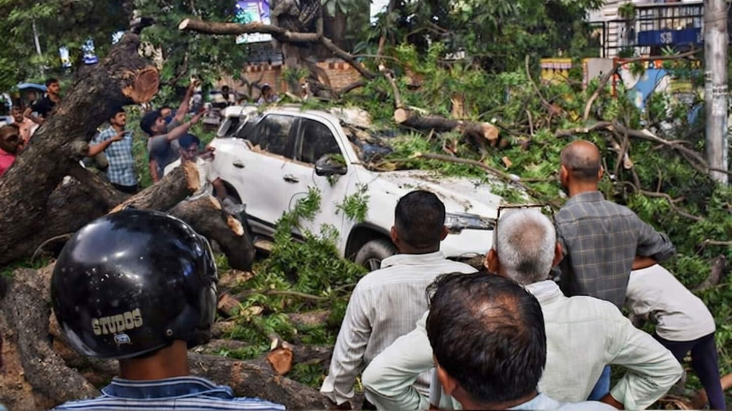 उत्तर प्रदेश में आंधी-तूफान&nbsp;से 89 मौतें, 38 जिलों पर मंडरा रहा 'येलो अलर्ट' का खतरा