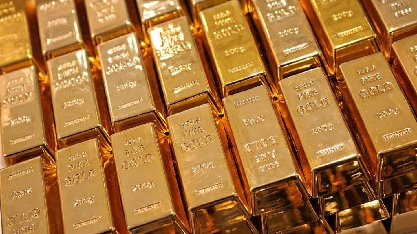 DRI seizes 38cr gold from 24 women at Mumbai airport