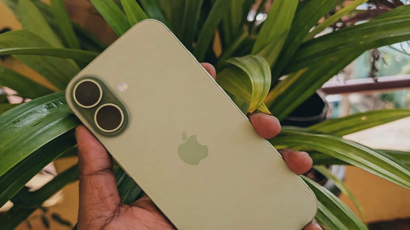 Croma's 'Everything Apple' sale cuts iPhone 17 256GB to ₹44,768