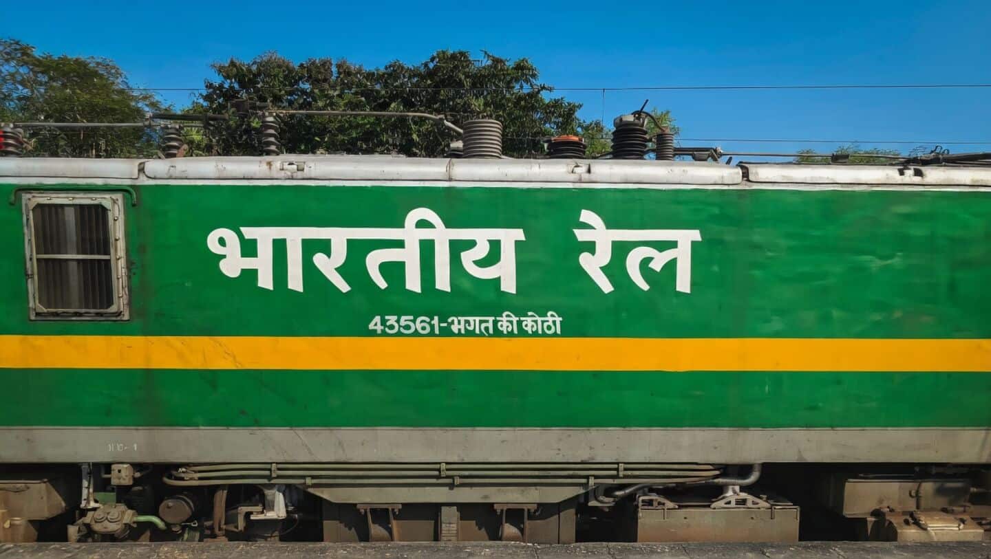 Purushottam Express strikes passengers on Prayagraj tracks killing 5