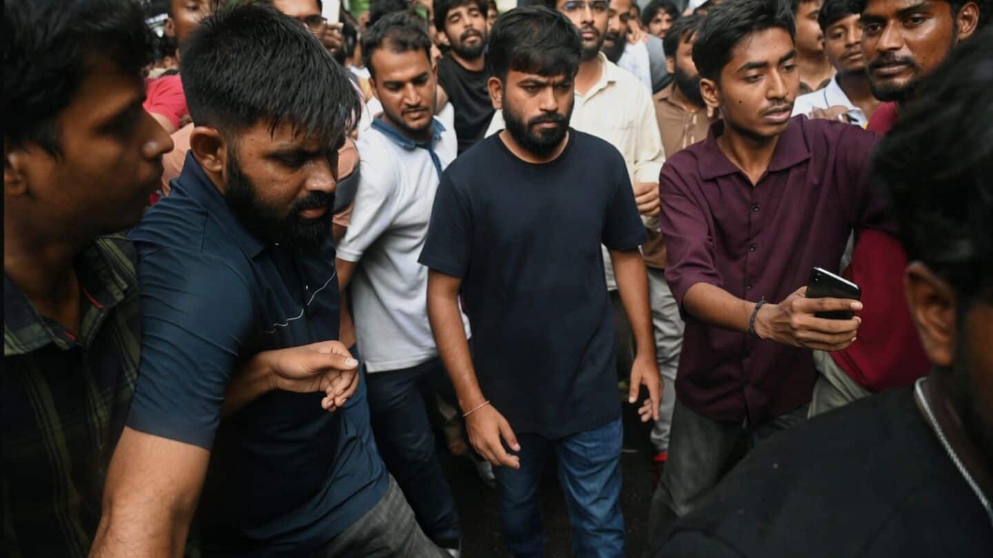 FIR filed after Abhijeet Dipke accused of threatening Latur teachers