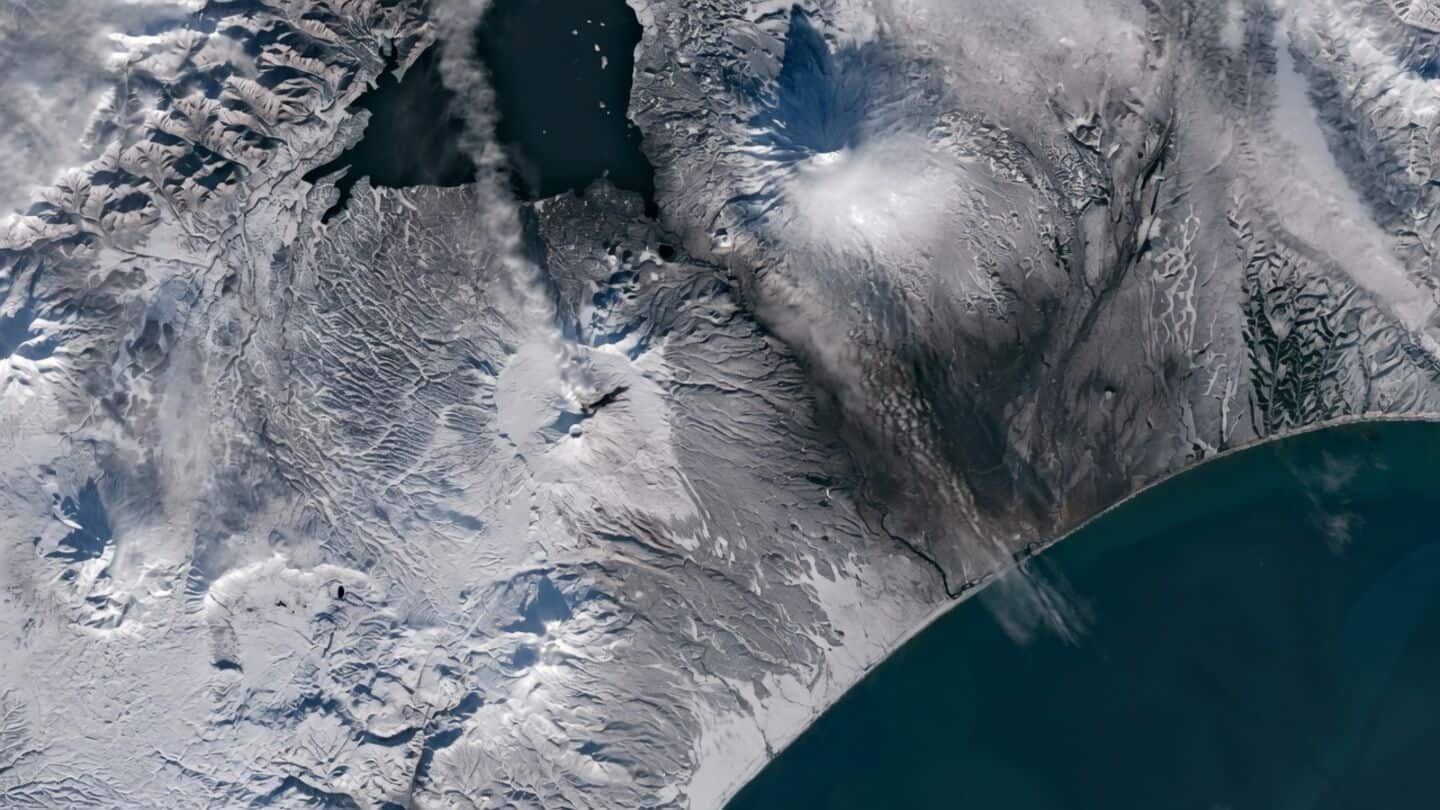 Quake's shaking preceded Krasheninnikov eruption in Kamchatka, James Hickey says