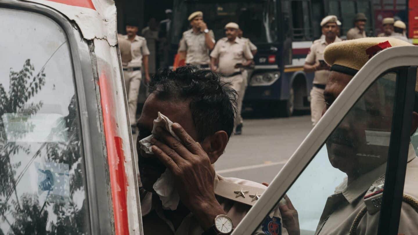 Sub-Inspector Srinivas Sharma recounts CJP 'Sansad Chalo' Delhi protest clashes