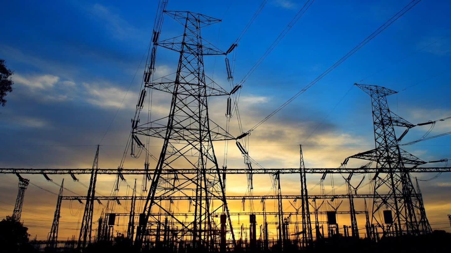 India's power demand hits 256GW, 58 plants low on coal
