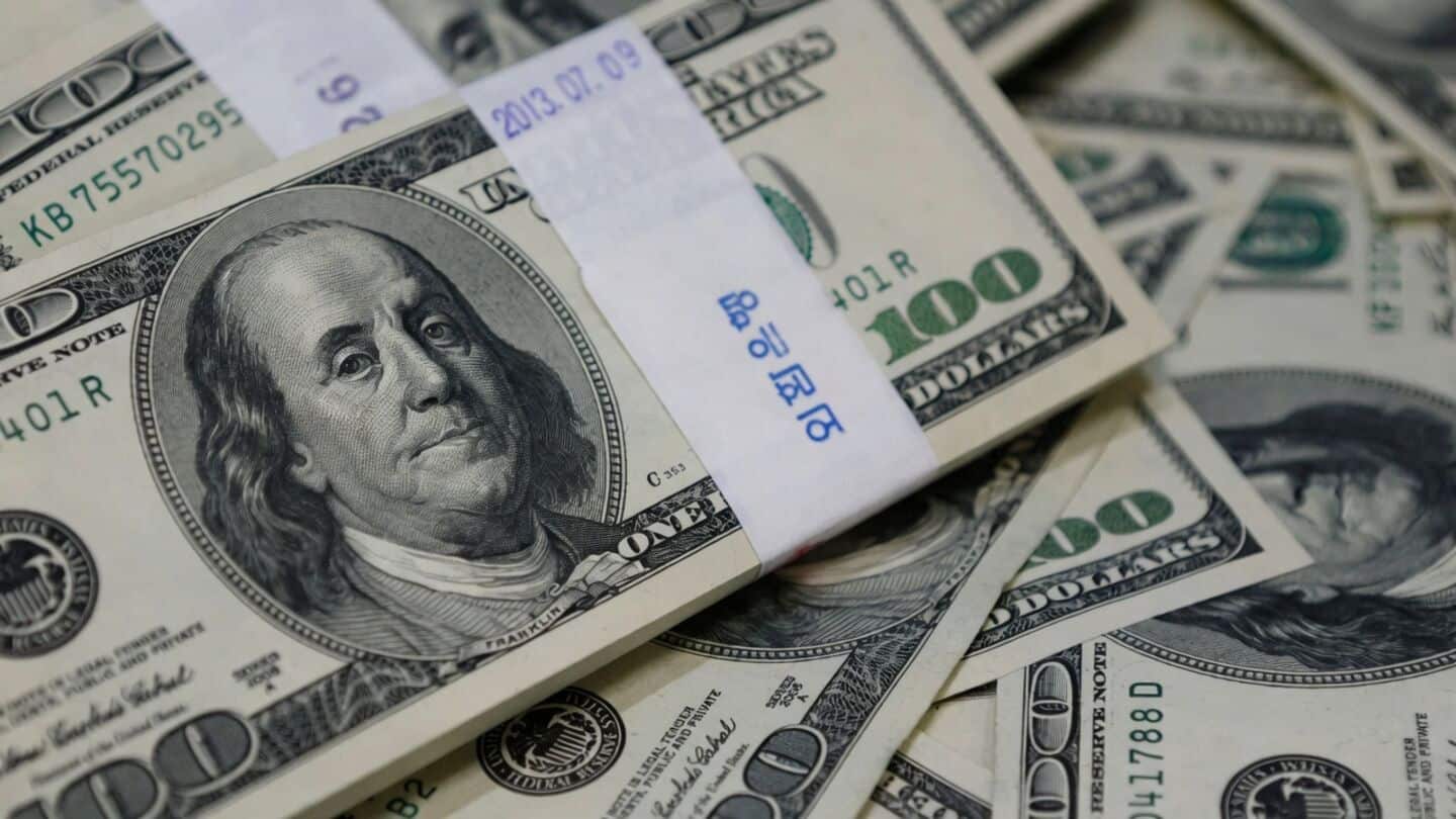 India's foreign exchange reserves rise $964 million to $675.16 billion
