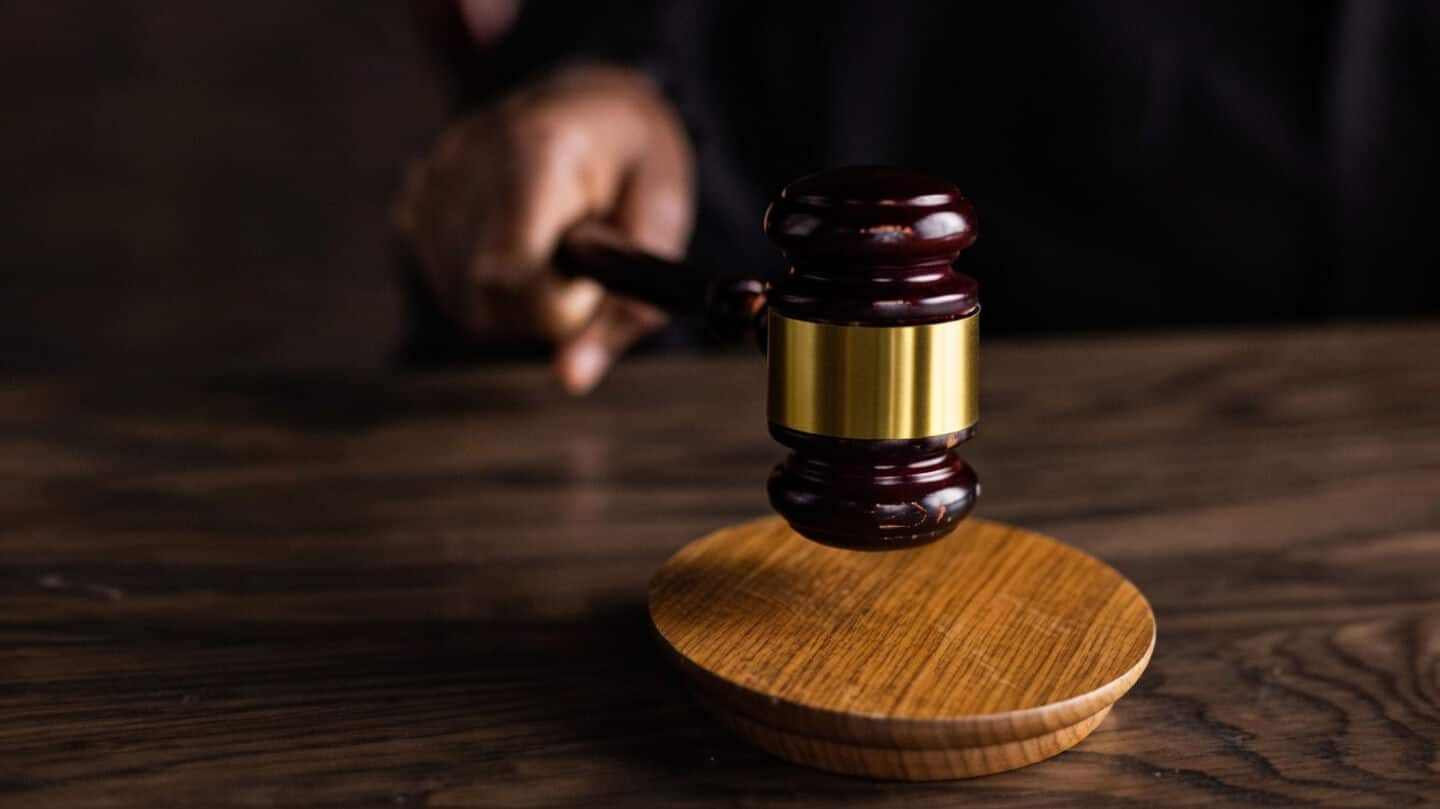 Supreme Court pauses Raghuvanshi Investment director additions amid Kapur dispute