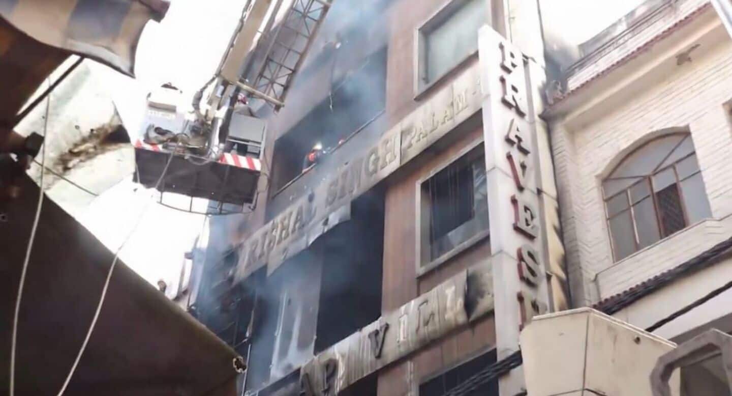 Delhi: 9 dead, including 3 kids, in fire at garment shop