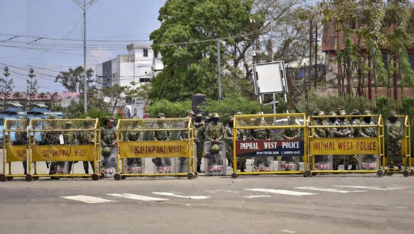 मणिपुर में बंद के बाद भड़की हिंसा, 2 लोगों की मौत के बाद 5 जिलों में कर्फ्यू