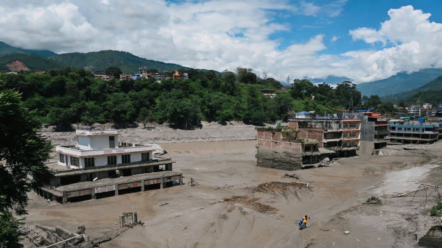 Hundreds dead, over 1,400 missing in Nepal and China floods