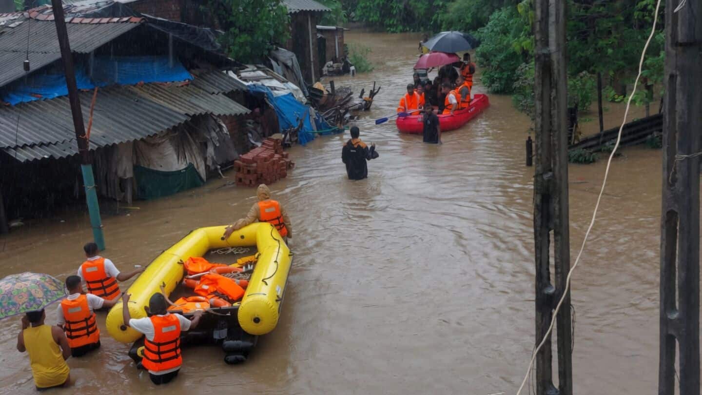 Heavy rains flood Valsad Navsari Surat, more than 1,600 evacuated
