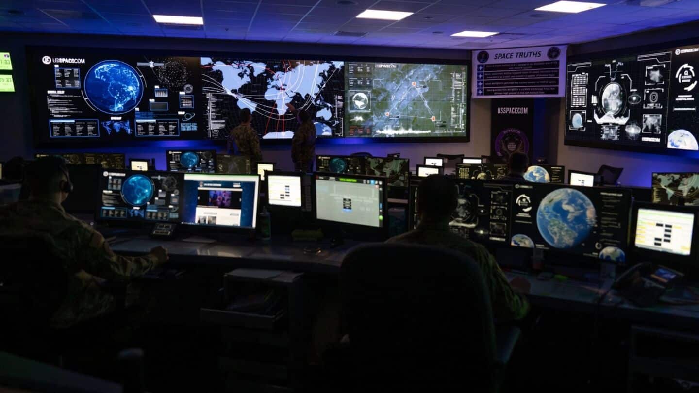 US Space Command tests 'Apollo maneuvers' to validate operations