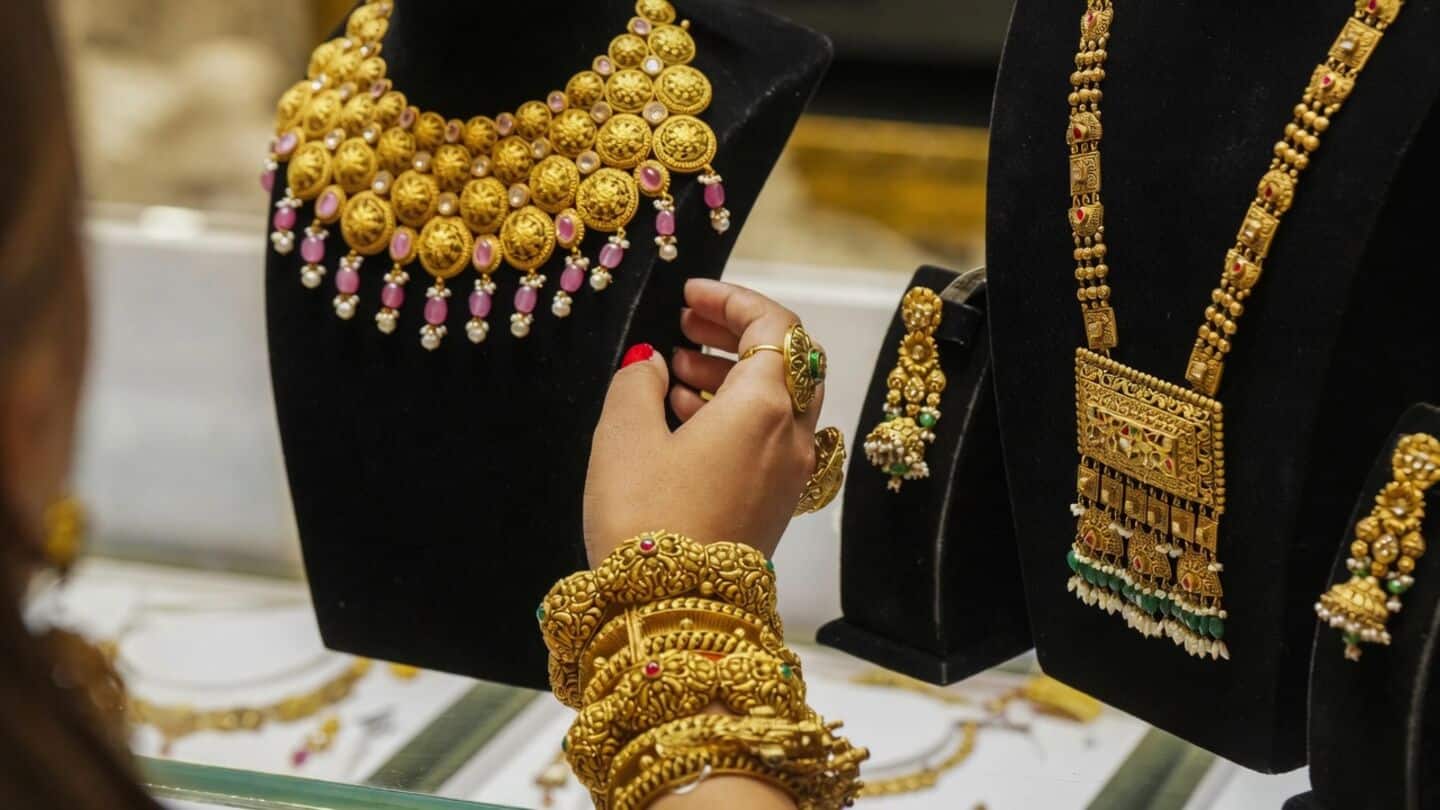 India gold buying slows as prices jump to ₹150,900