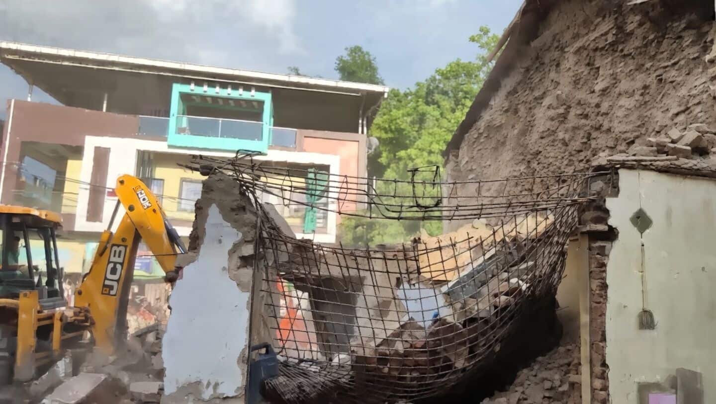 Demolition collapse in Sanwer near Indore kills 4 women workers