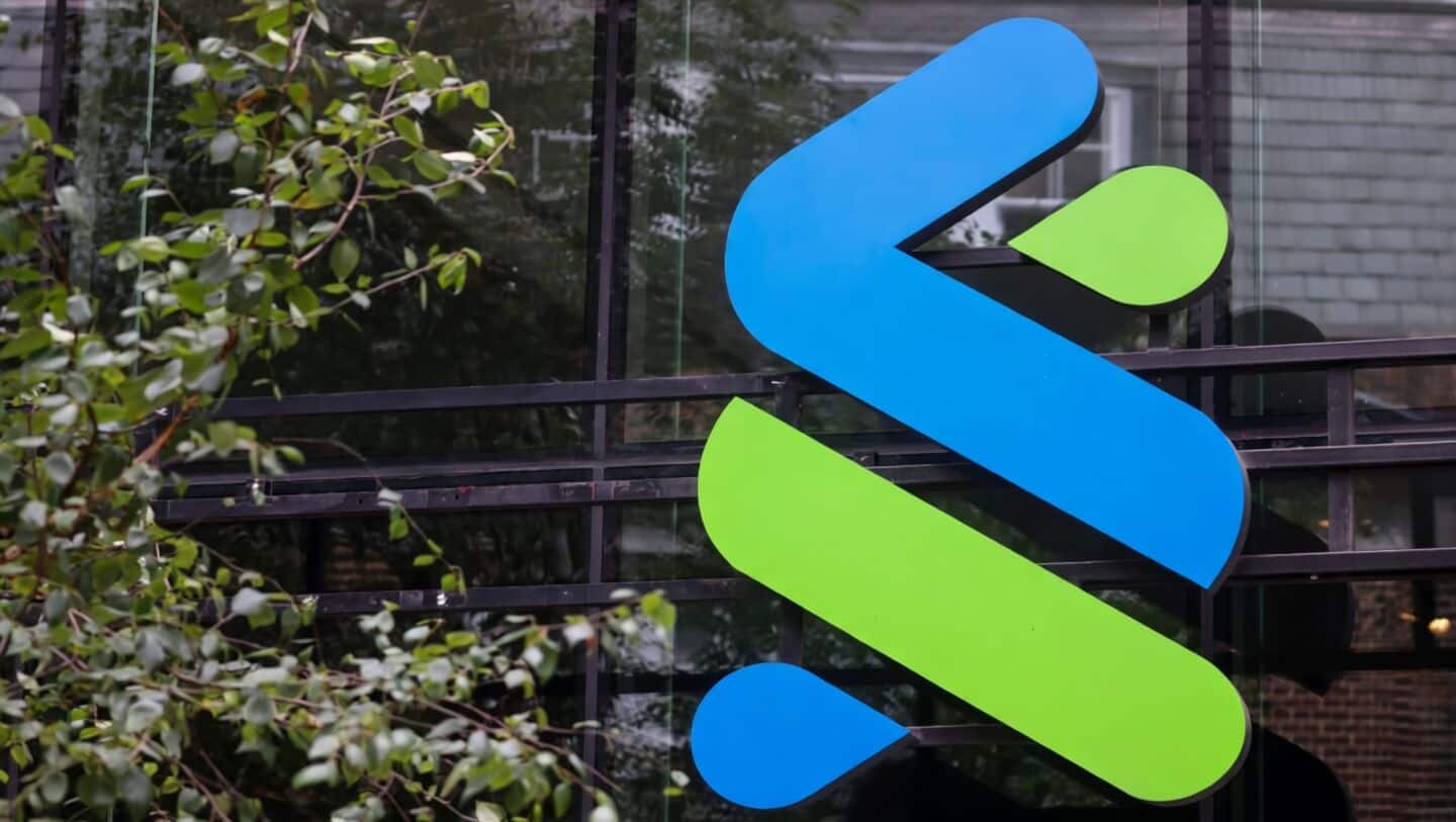 Standard Chartered to cut over 15% back-office jobs by 2030