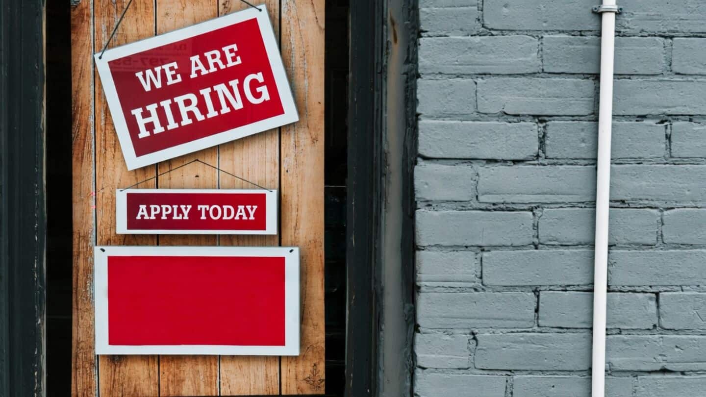 US job market posts 1st loss since February, down 23,000