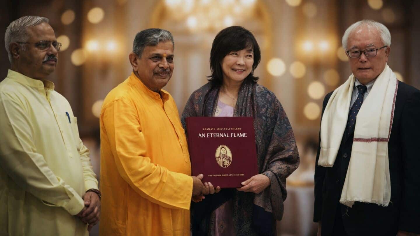 Akie Abe meets Dattatreya Hosabale in Delhi boosting India-Japan ties