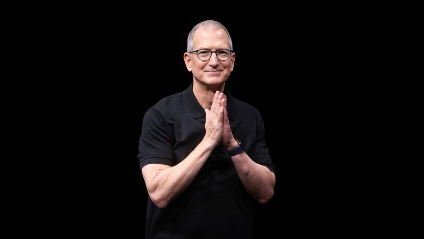 Tim Cook to leave Apple CEO role September 1