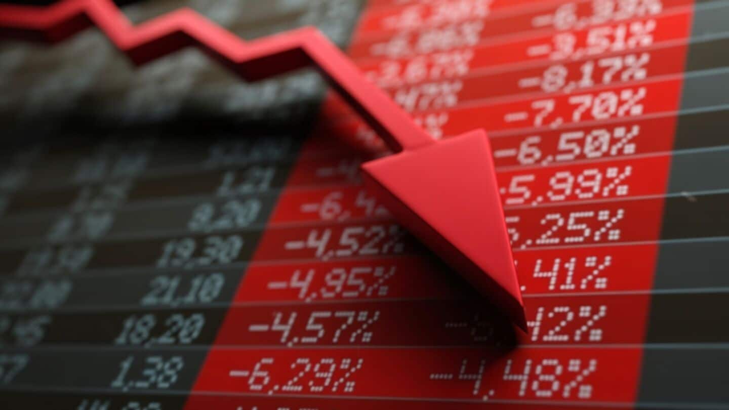 Sensex and Nifty close lower as IT earnings worries mount