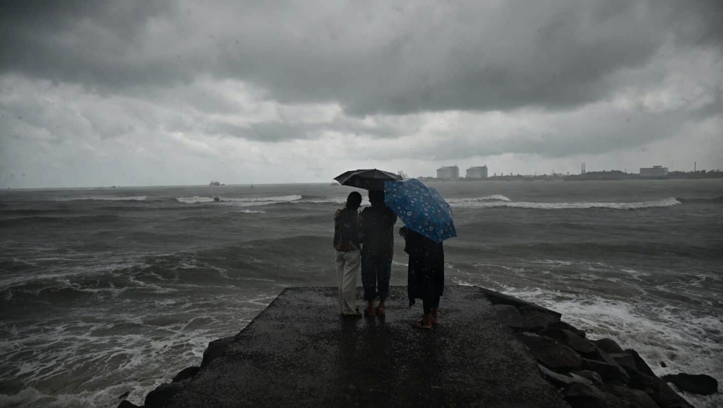 Kochi floods after heavy rain, UDF committee blamed for unpreparedness