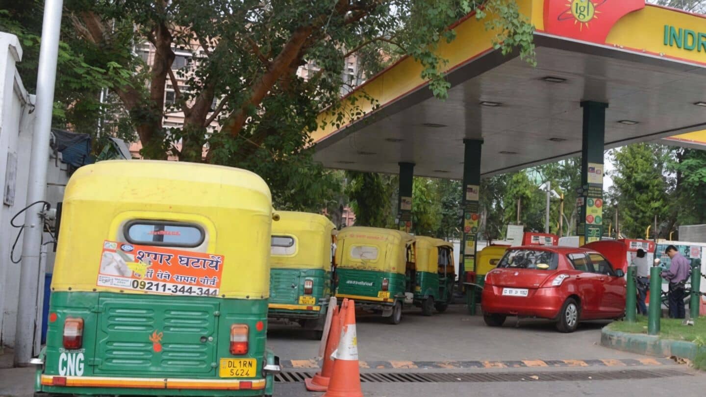 Delhi auto-taxi unions demand fare hike after CNG surge