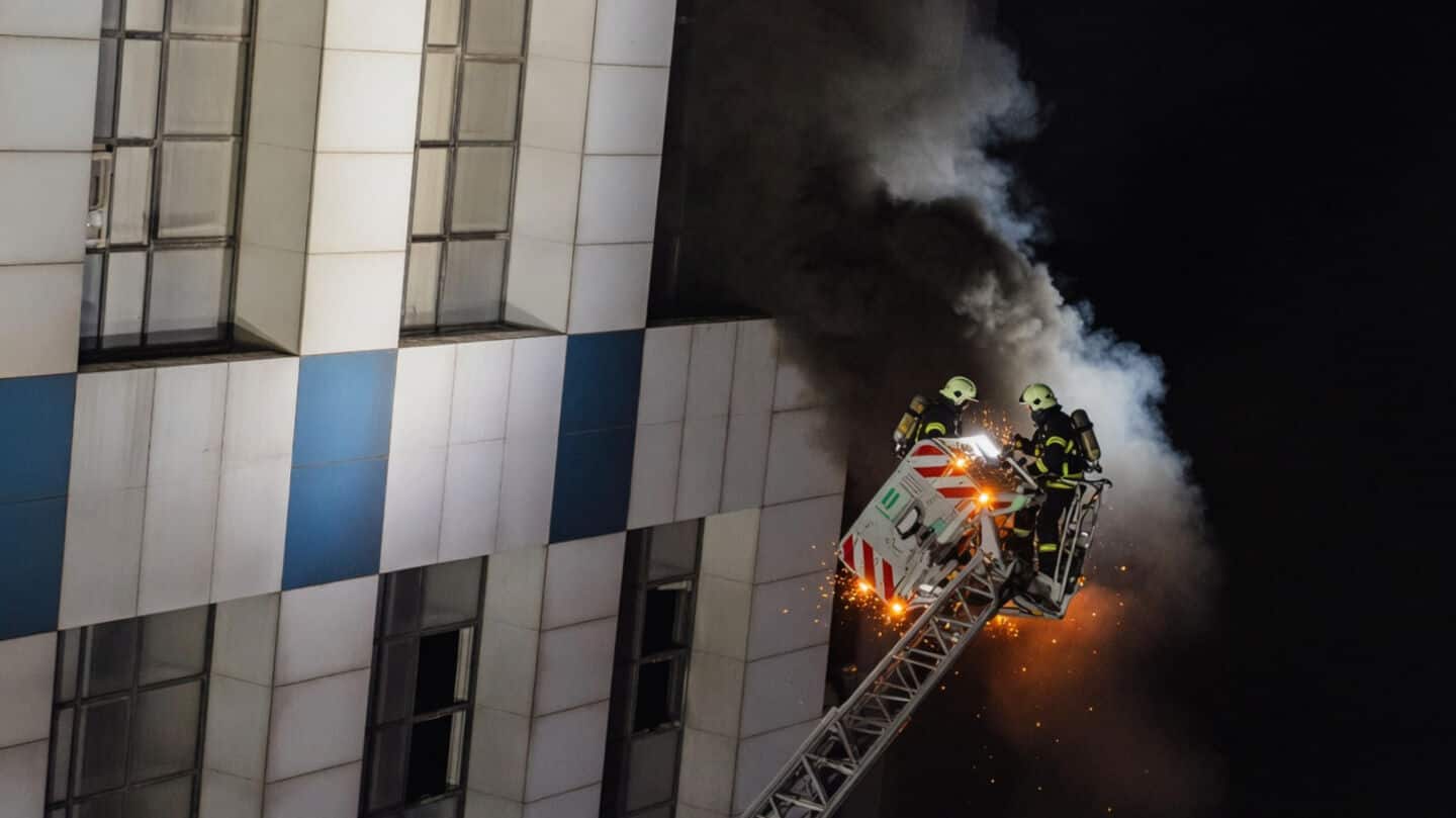 Massive fire at Shyam Sangini textile market in Surat