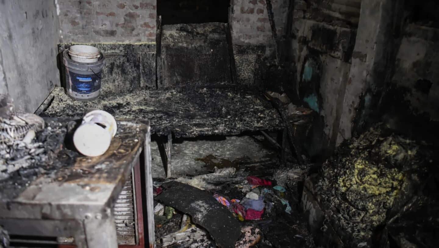 Huge fire destroys over 100 shanties in Shakur Basti, Delhi