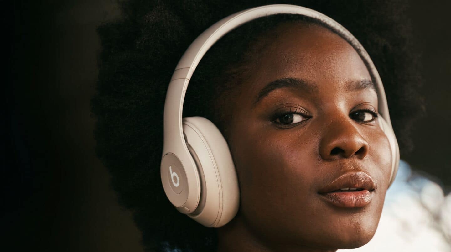 FCC filing suggests Apple developing new over ear Bluetooth headphones