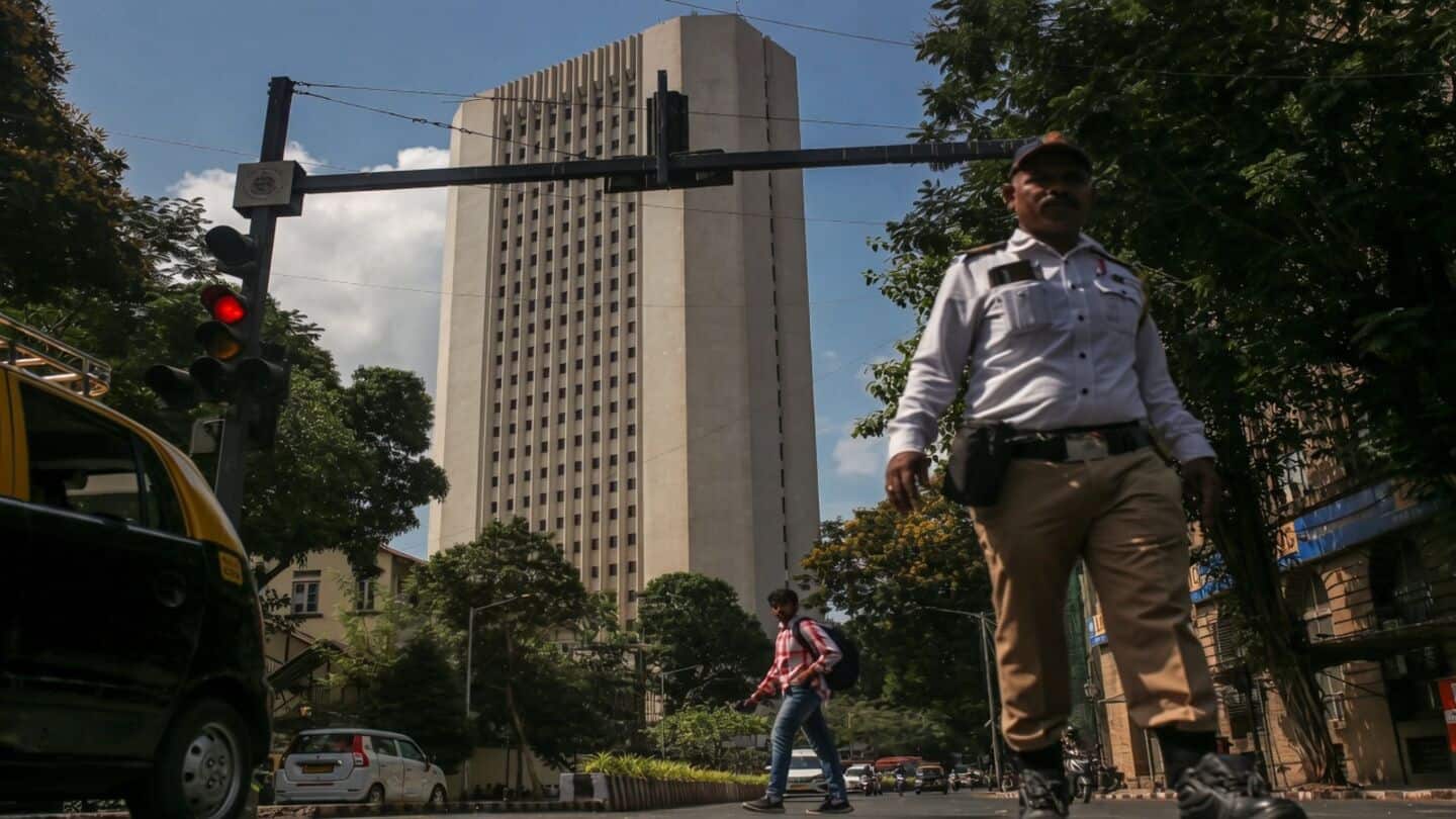 Reserve Bank of India launches dollar-rupee swap for PSUs, banks