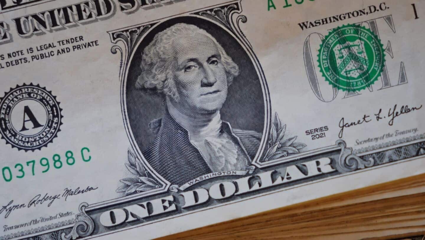 India's foreign exchange reserves rise $9.06 billion to $697.12 billion