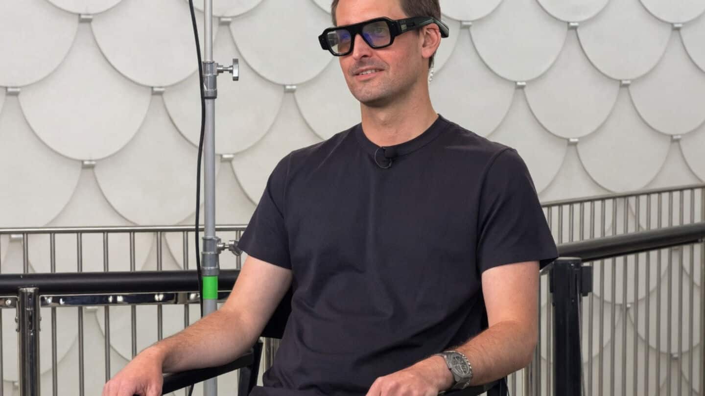 Snap unveils 1st consumer AR glasses specs with 3D overlays