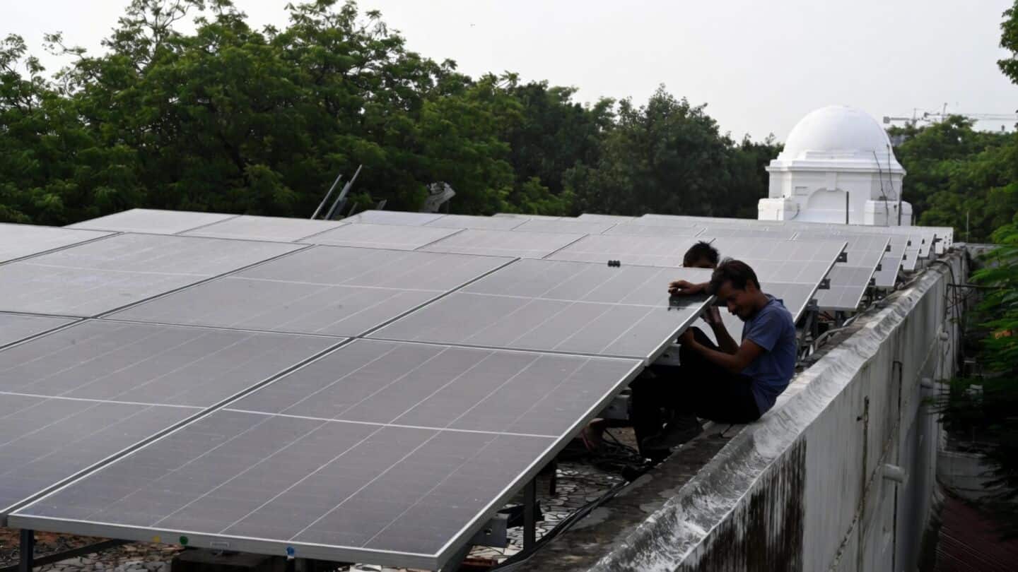 Delhi plans discom-managed rooftop solar policy to reduce costs