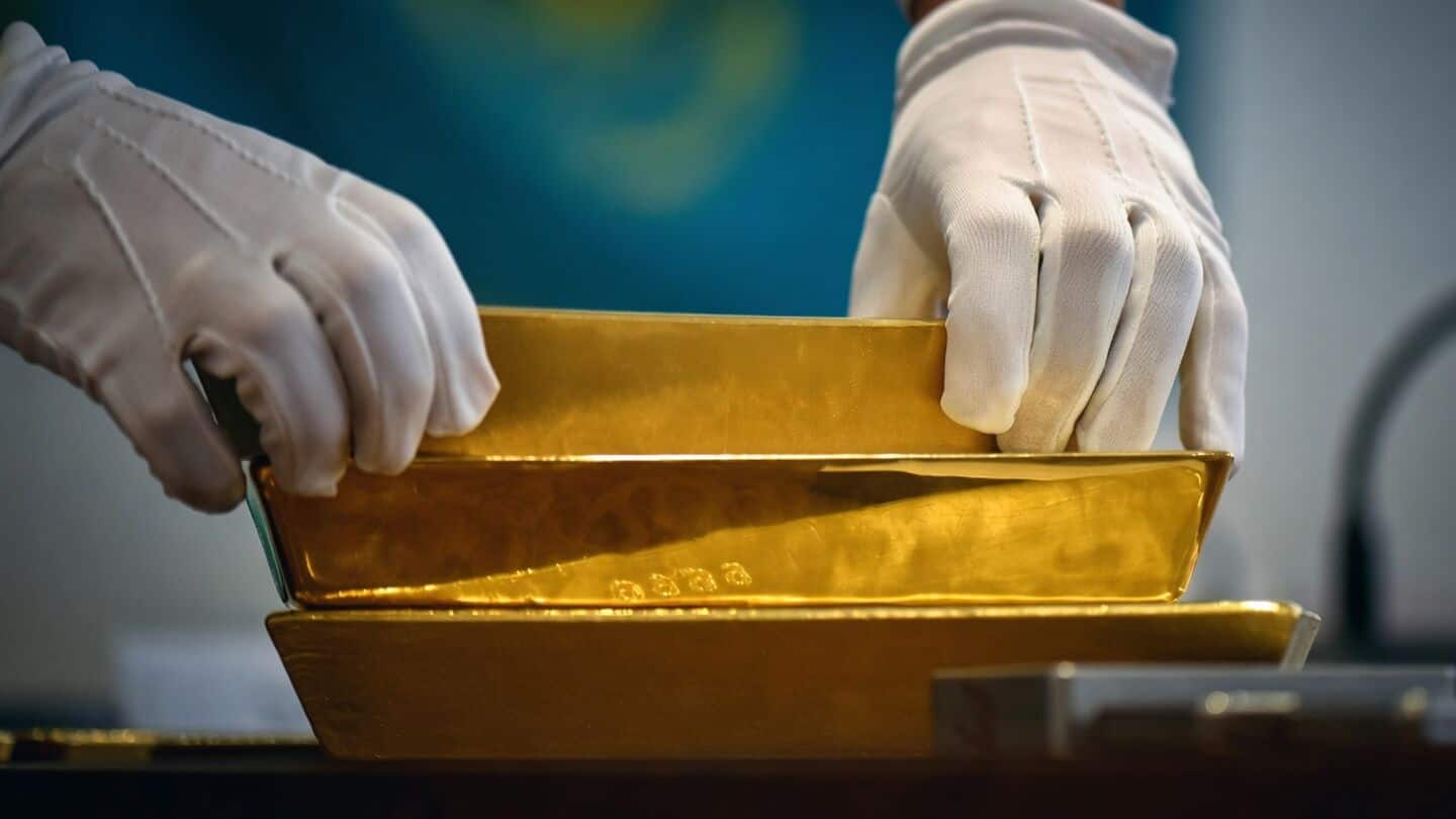 Gold loans overtake vehicle loans in securitisation Q1 FY2027, CRISIL
