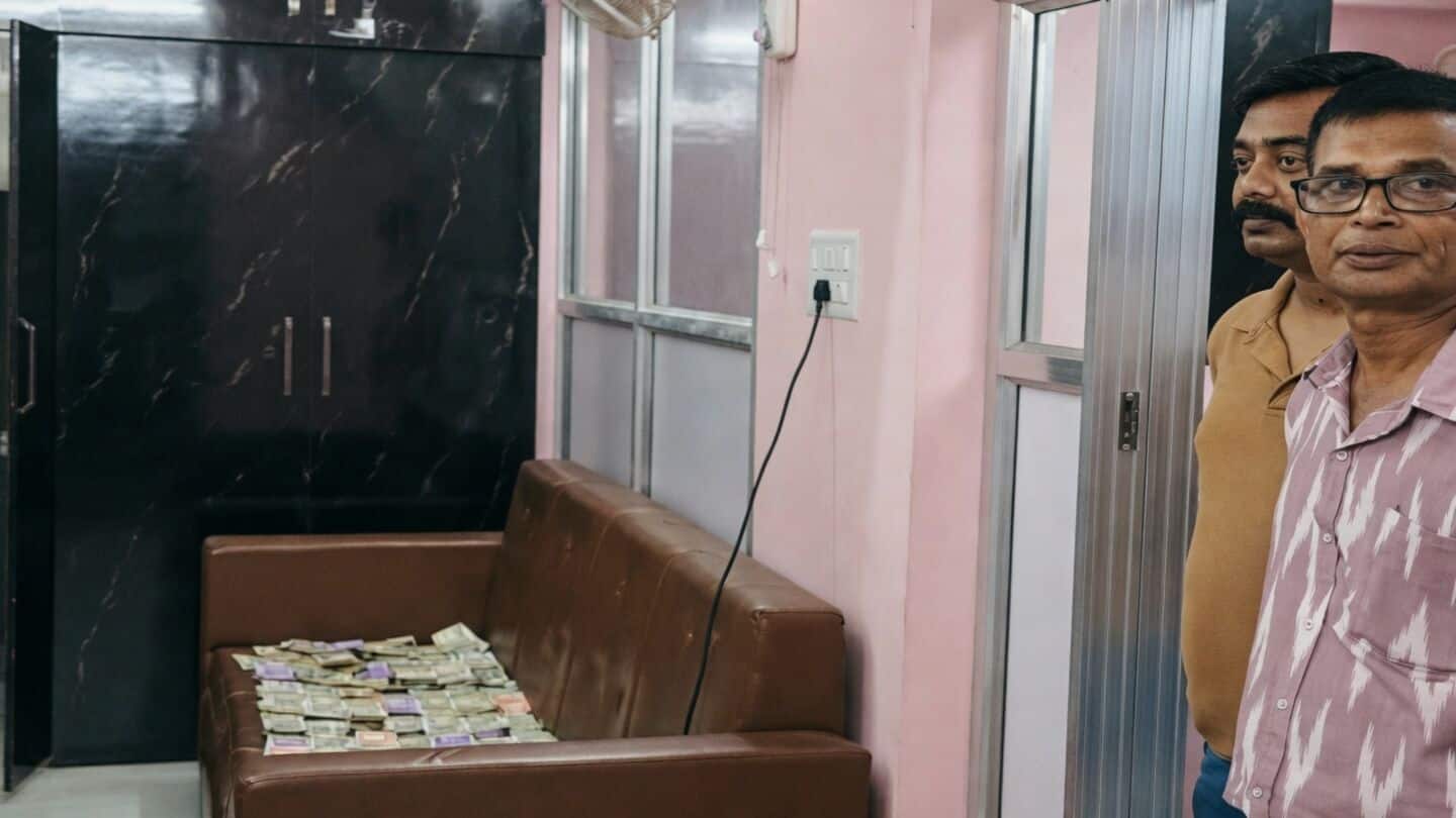 Police find ₹1.77cr cash in locked Kanchrapara private school room