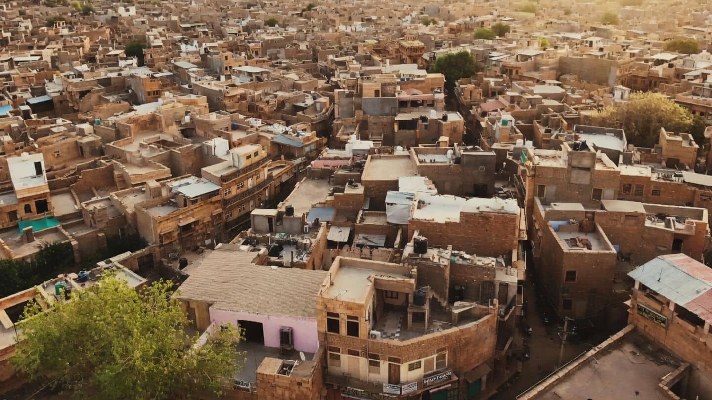Unseasonal heat hits India as monsoon wraps up, Jaisalmer 41.5C