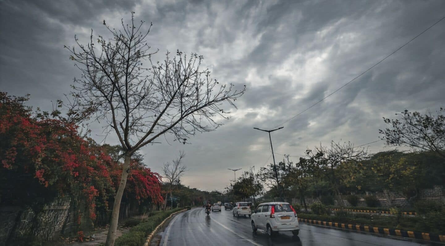 Delhi-NCR feels chill after unexpected March rains