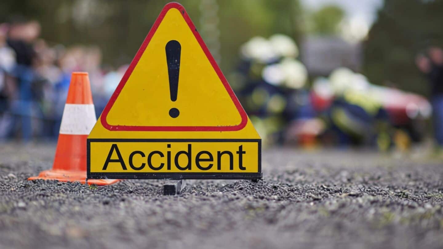 Kasganj bus collision kills 2 pilgrims, injures 36 on Saturday