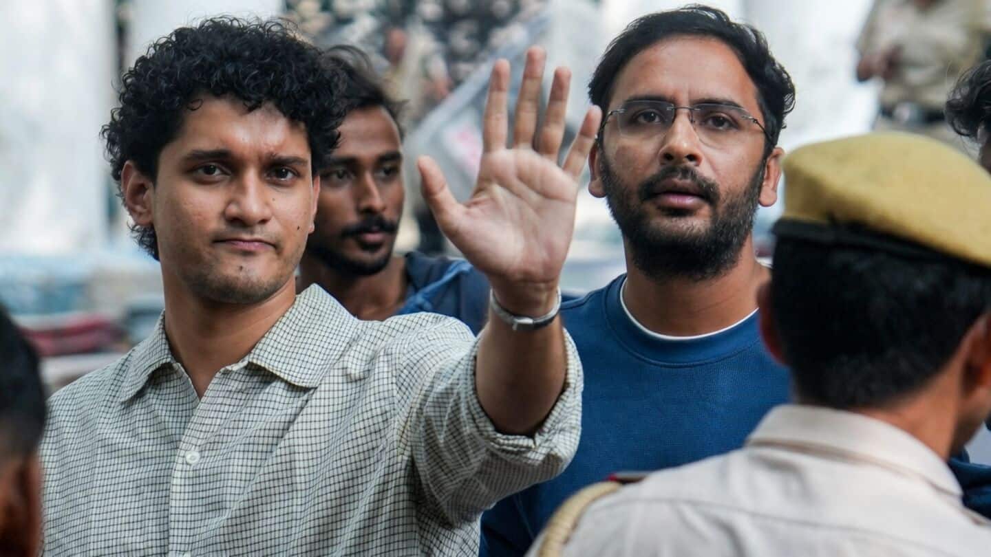 Delhi Police book 14 CJP members over electoral roll protest