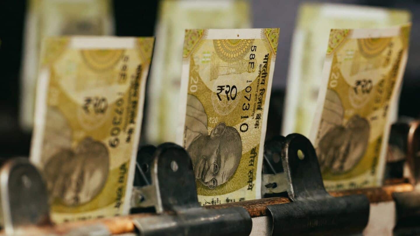 Indian rupee slips to 95.68 on Fed pause, oil tensions