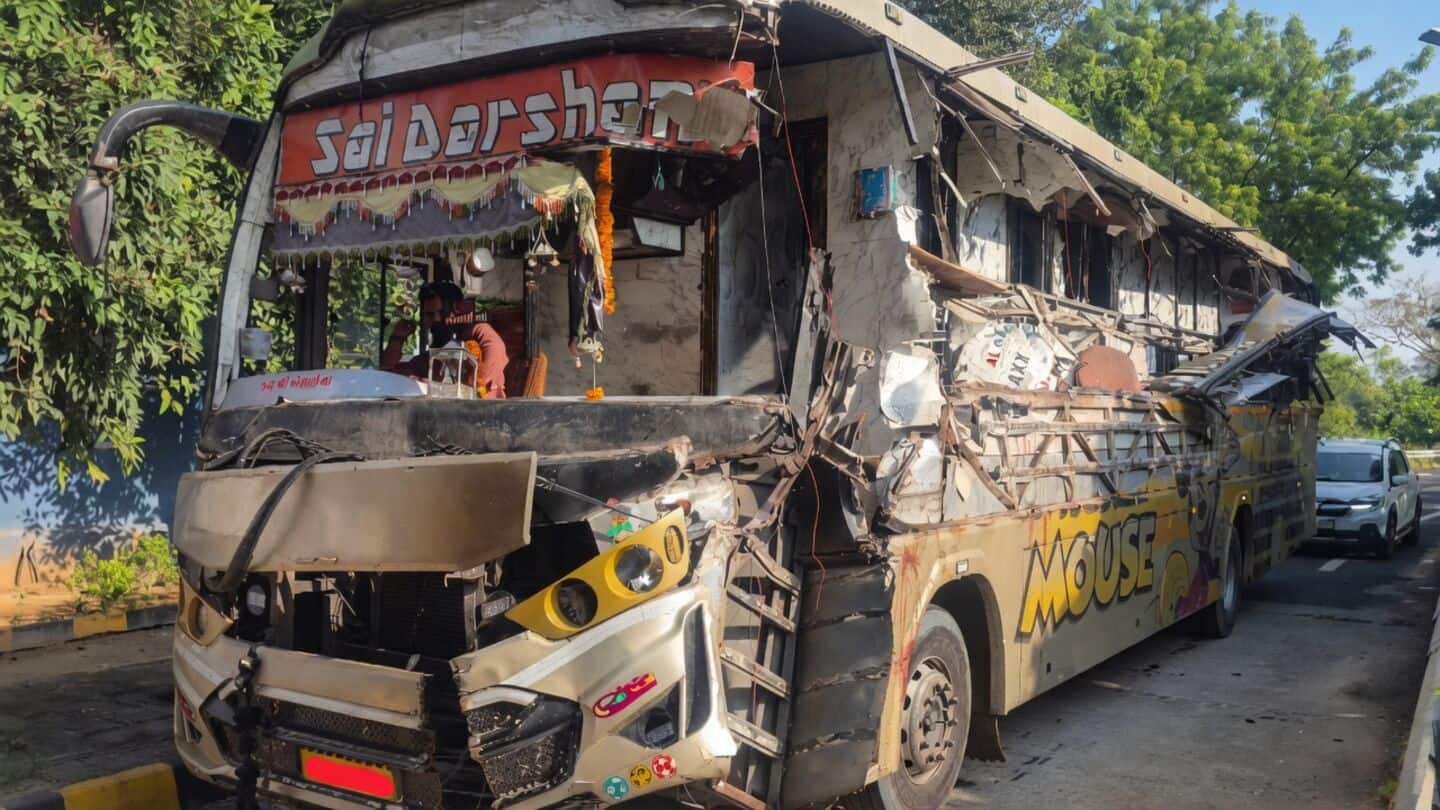 Crash on Ahmedabad-Vadodara Expressway in Gujarat kills 5, injures 5