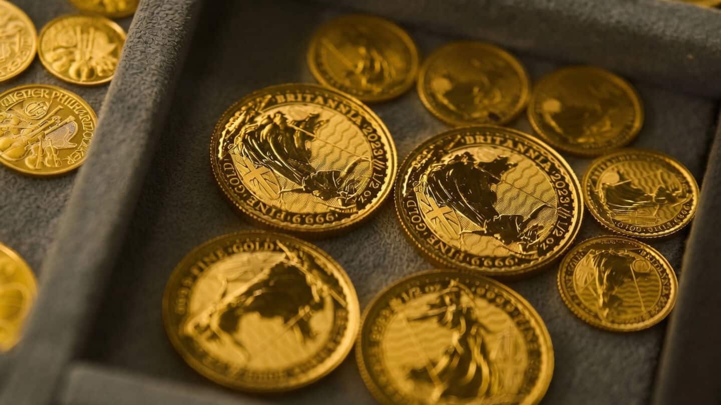 Gold near $4,200.23 as investors await US CPI and PPI