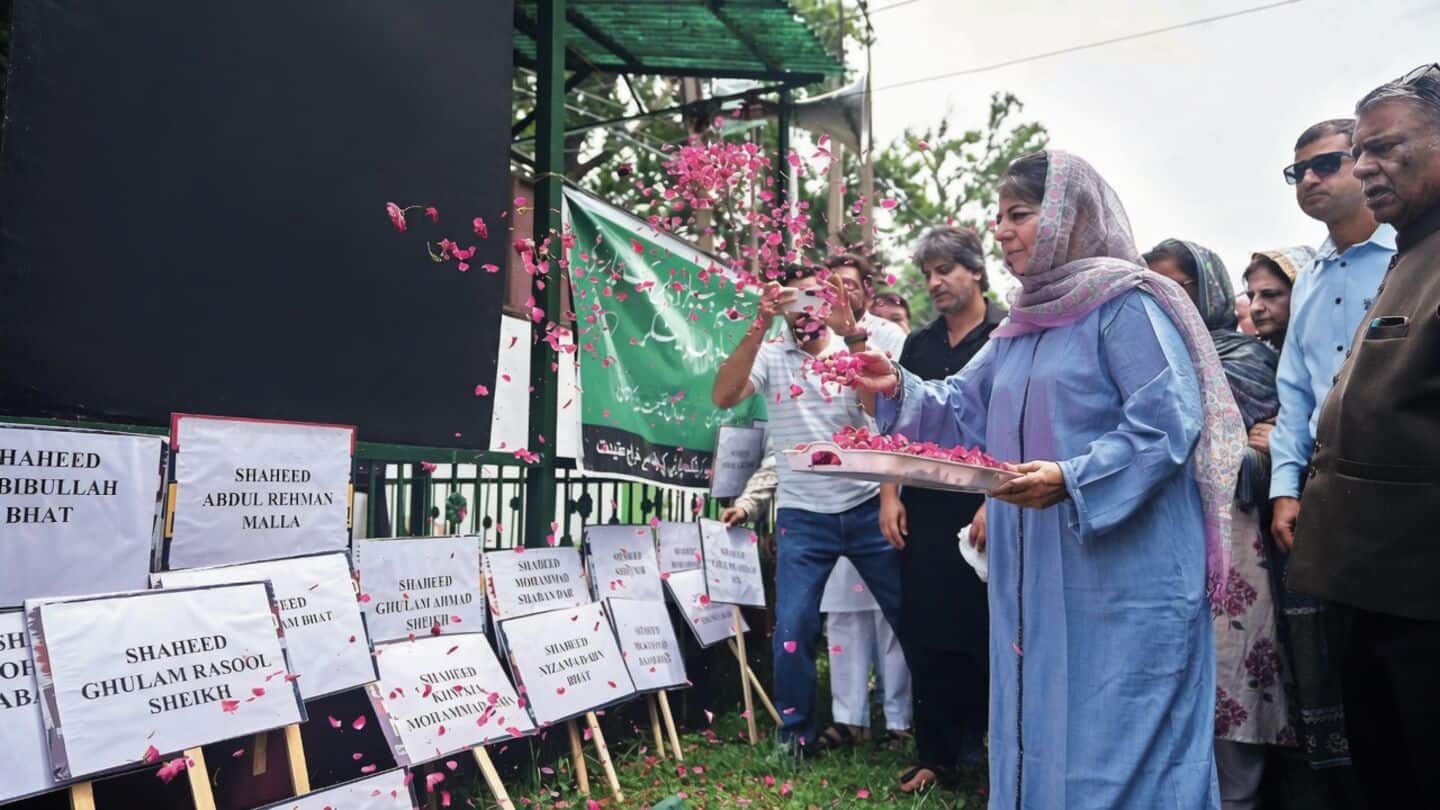 Srinagar bars Martyrs's Day gathering at Mazar-e-Shuhada for 22 Kashmiris