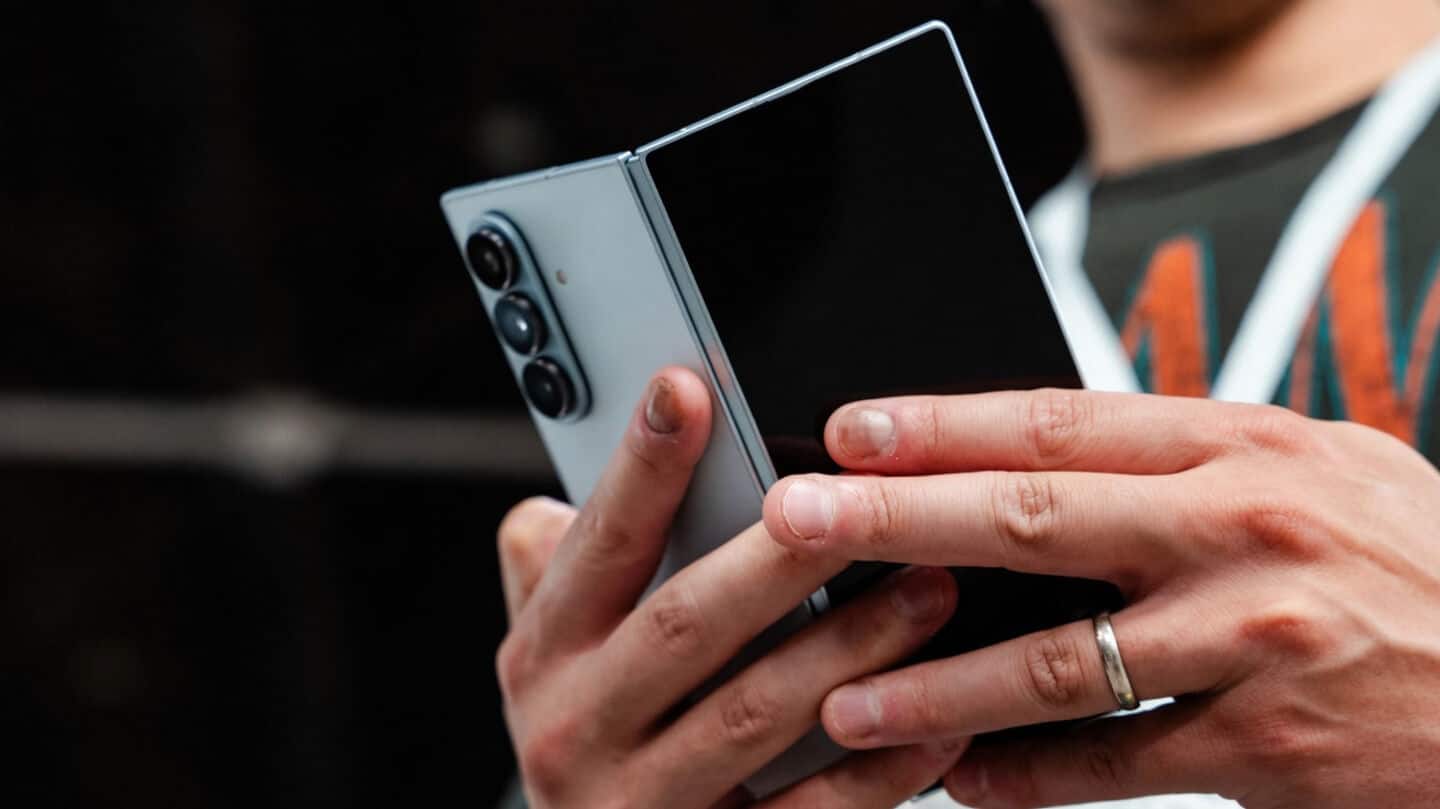 Samsung restores free 512GB upgrade for preorders of new foldables