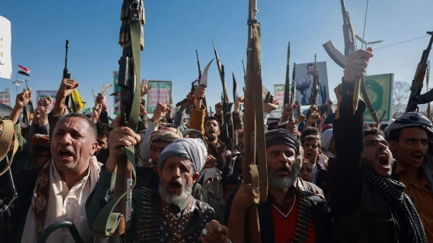 Houthi strike on al-Alam camp in Shabwa kills over 30