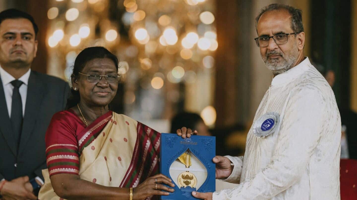 Rai wins Best Director for 'Statue of Unity' in Kevadia